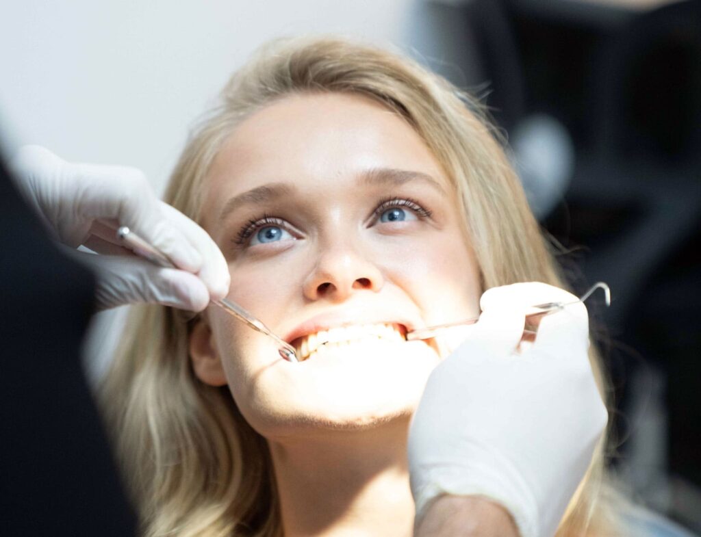 What causes bleeding gums? Treatment & Prevention in Turkey